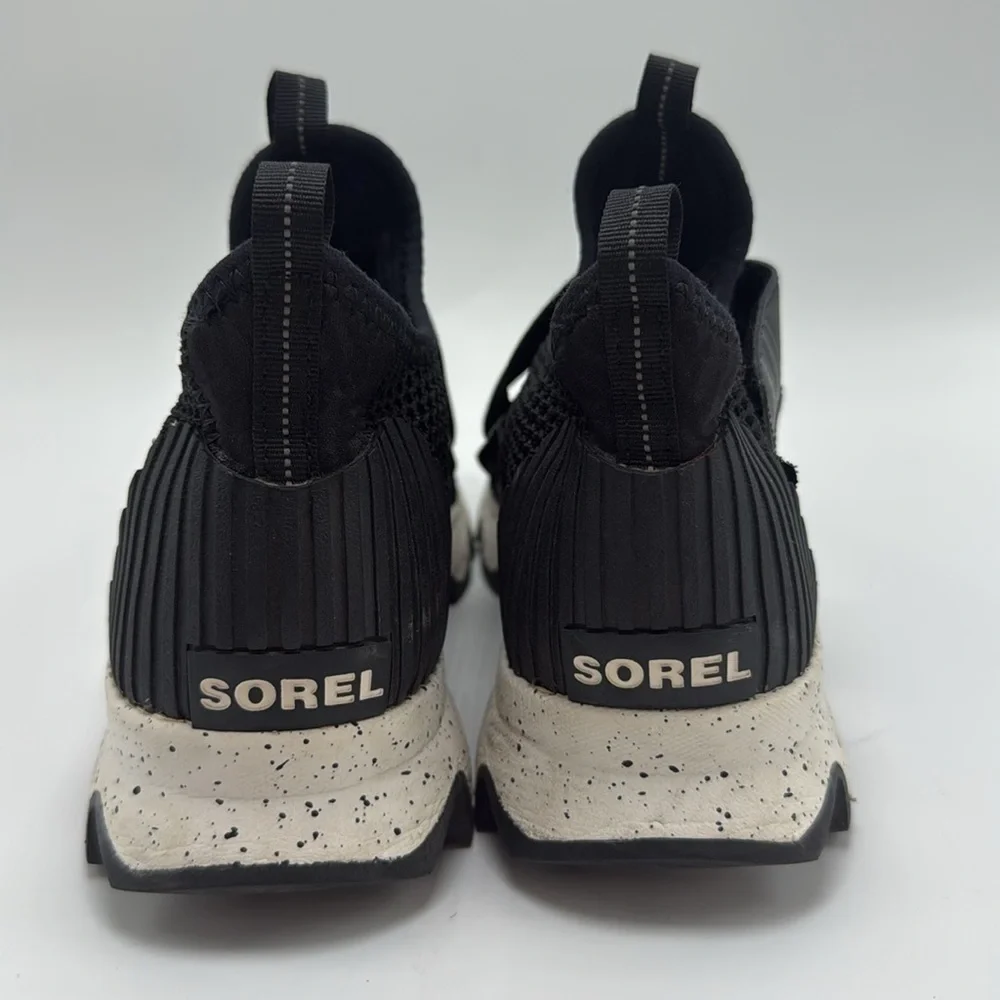 SOREL Kinetic Sneak, Knit Sneaker with Scalloped Sole and Stretch Straps size 7